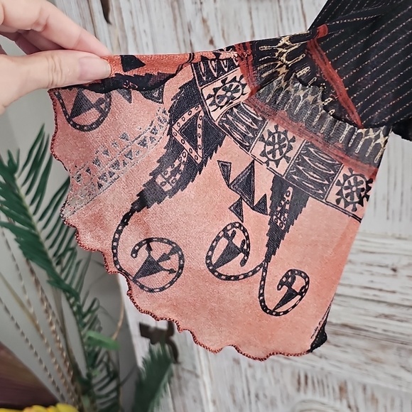 Save The Queen Vintage Top - Size S - Picture 4 of 7